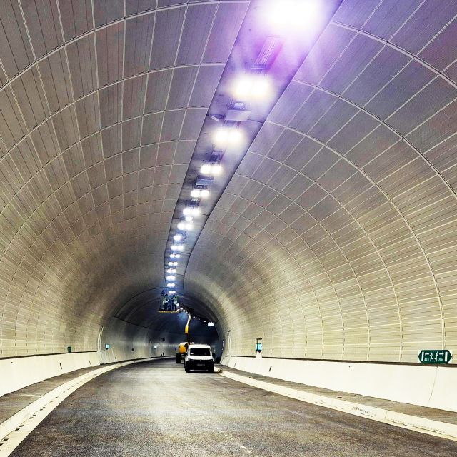 Tunel Konovo: kabelovski regali Hermi Fast Klick®